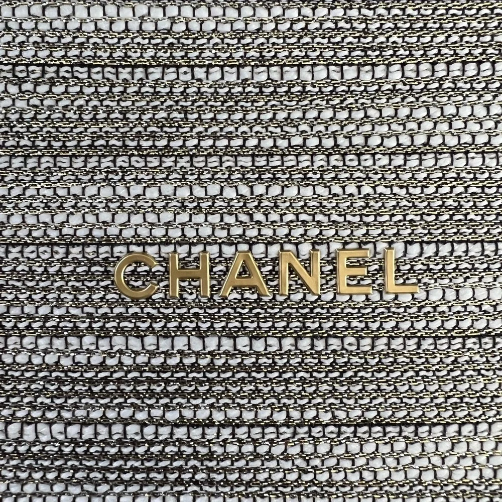 Brand new CHANEL 2022 Holiday Cosmetic Bag